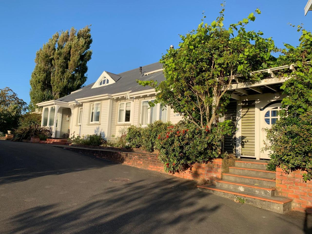Browns Boutique Bed And Breakfast Whanganui Bagian luar foto