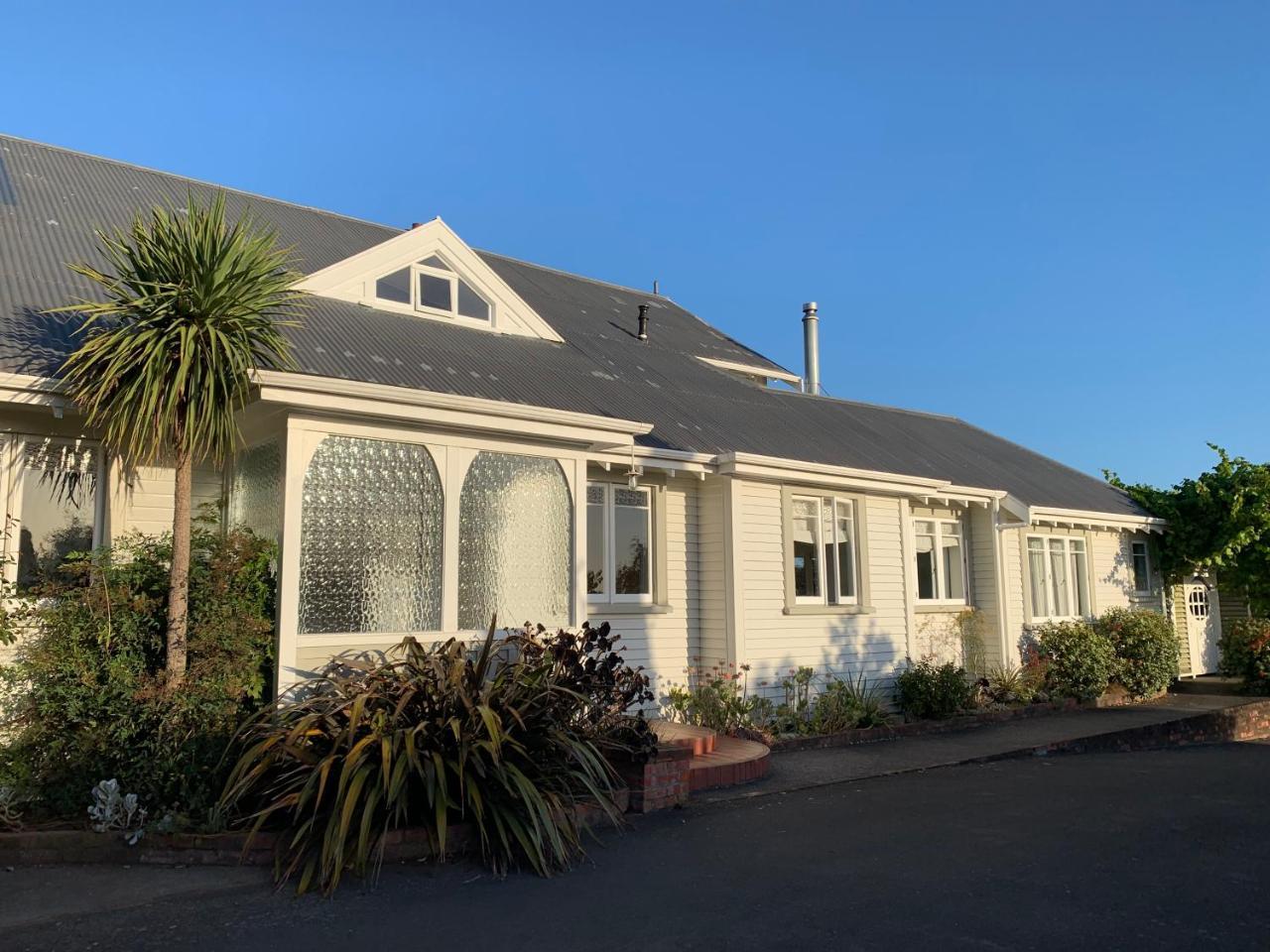 Browns Boutique Bed And Breakfast Whanganui Bagian luar foto